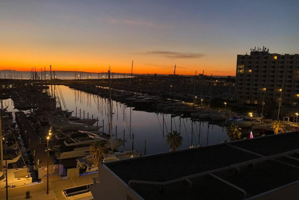 Appartement vue mer et port, refait a neuf pour vous ! Climatisé La Grande-Motte Exterior foto