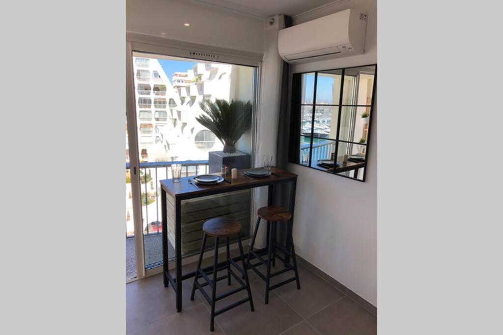 Appartement vue mer et port, refait a neuf pour vous ! Climatisé La Grande-Motte Exterior foto