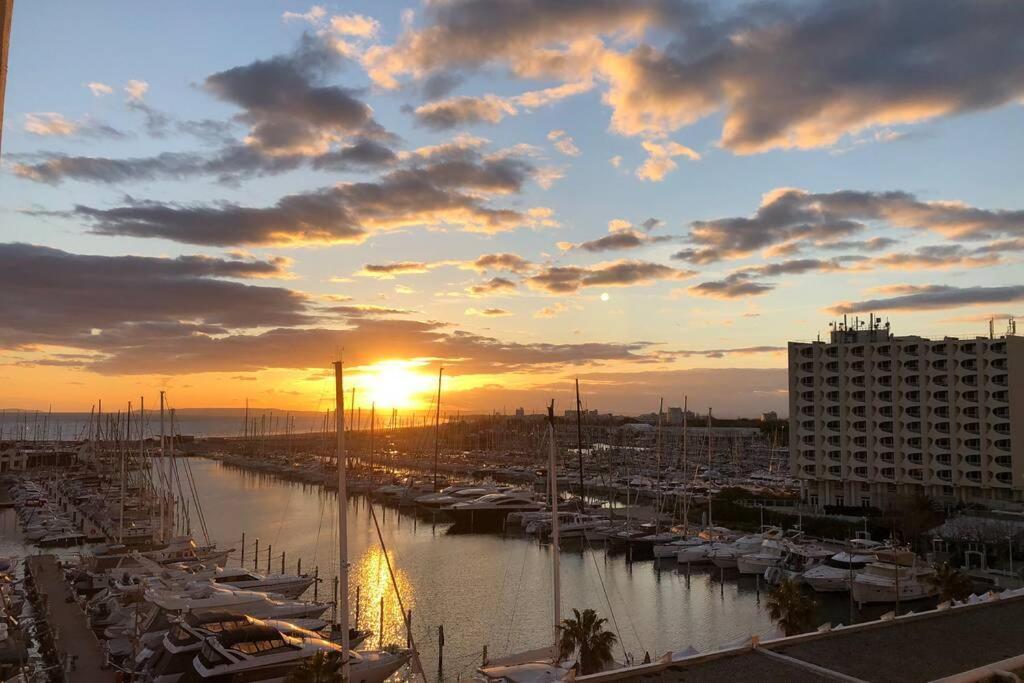 Appartement vue mer et port, refait a neuf pour vous ! Climatisé La Grande-Motte Exterior foto